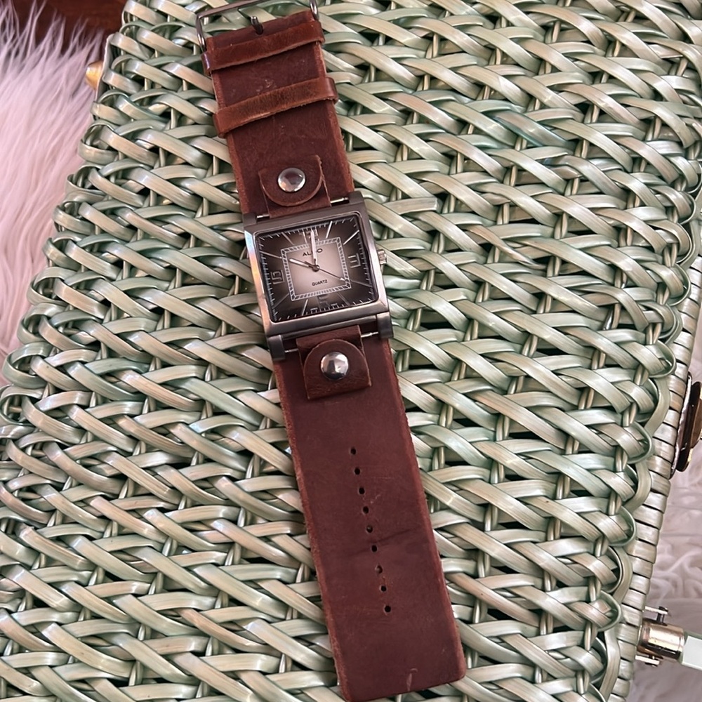 Vintage Y2K Mens Aldo Watch & Real Leather Fossil Band